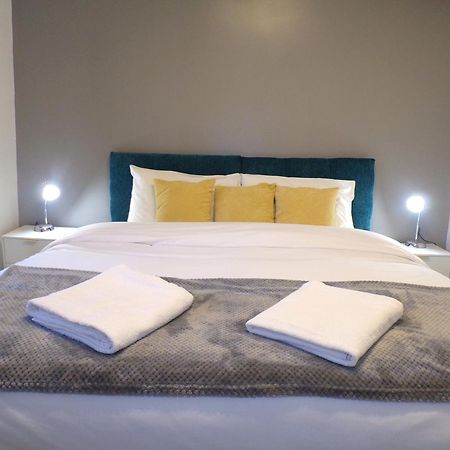 Hazelhurst House - 4 Bedrooms 2 Bathrooms Stoke-on-Trent Eksteriør billede