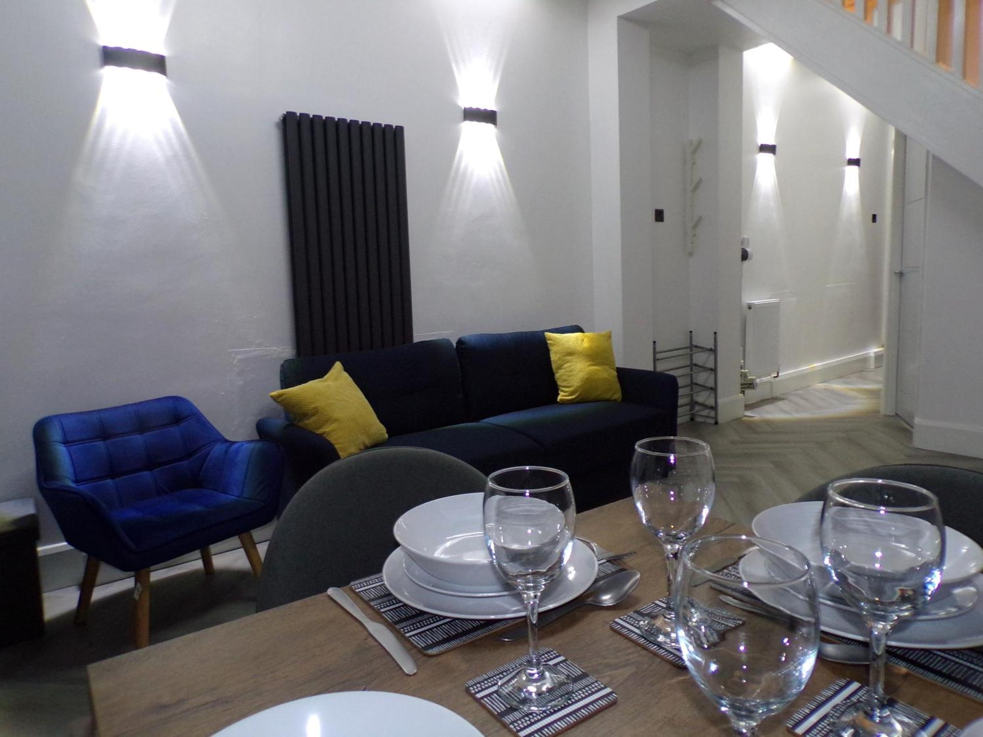 Hazelhurst House - 4 Bedrooms 2 Bathrooms Stoke-on-Trent Eksteriør billede