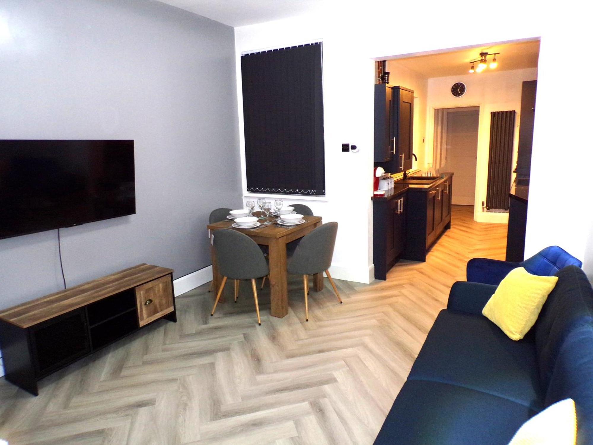 Hazelhurst House - 4 Bedrooms 2 Bathrooms Stoke-on-Trent Eksteriør billede